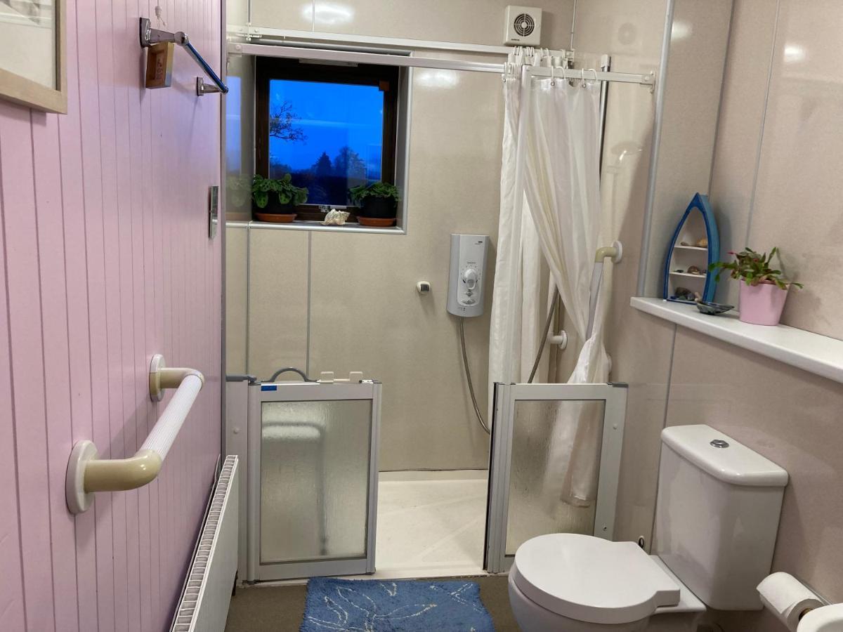 Bed and Breakfast Aquila Retreats Криф Экстерьер фото